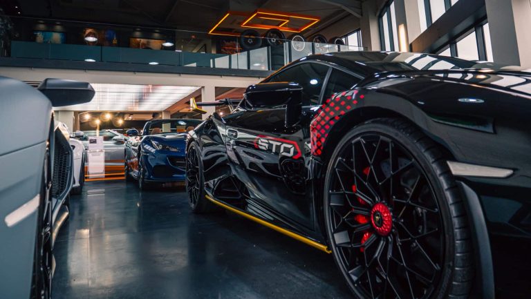 Acheter une supercar d’occasion : les 12 points à vérifier avant de signer