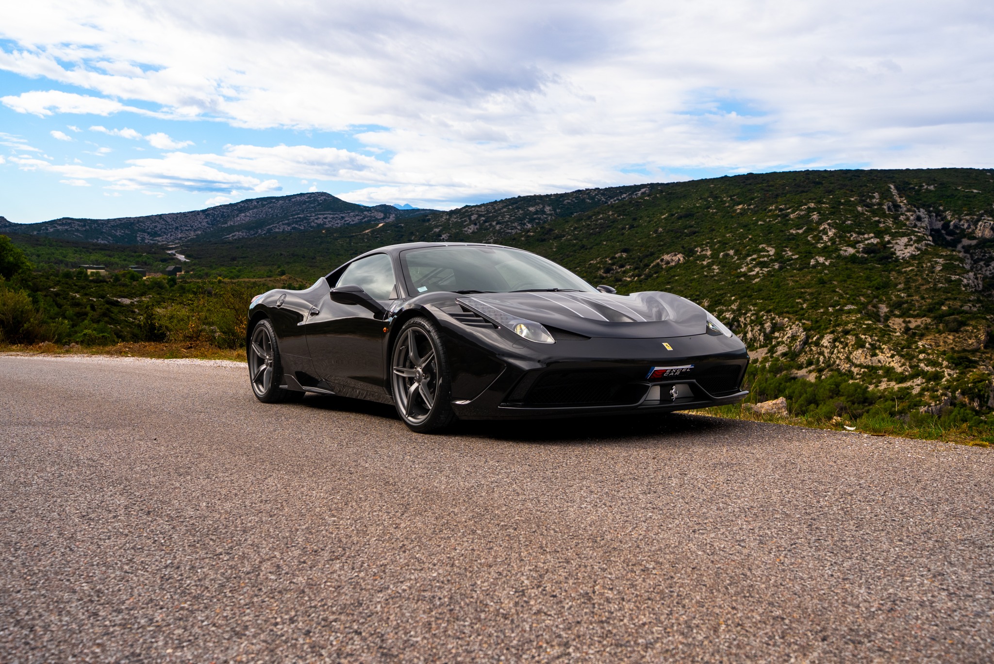 Ferrari 458 Speciale d'exception chez Excel Car — supercars et voitures de collection à Rivesaltes, près de Perpignan (66), France