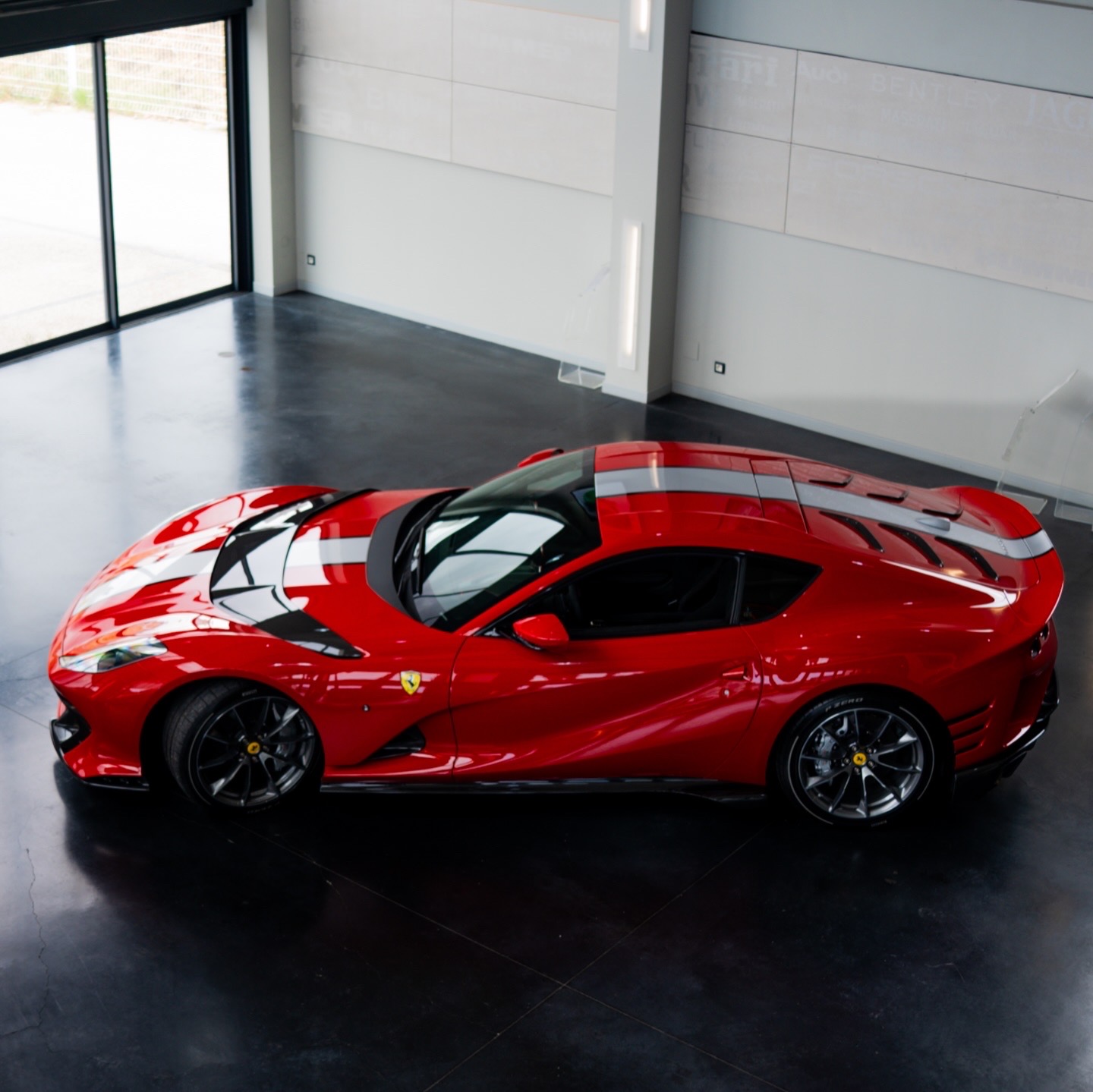 Ferrari 812 Competizione 6.5 V12 830 ch Rosso Corsa, 1 of 999 — Excel Car à Rivesaltes