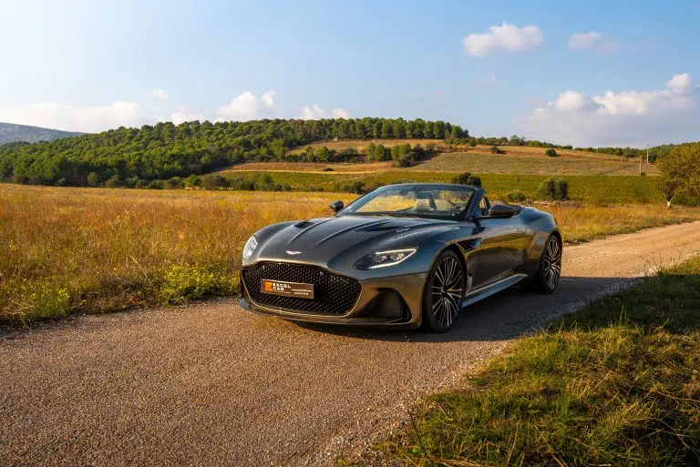 Aston Martin DBS Volante, GT de luxe V12, galerie Excel Car Perpignan