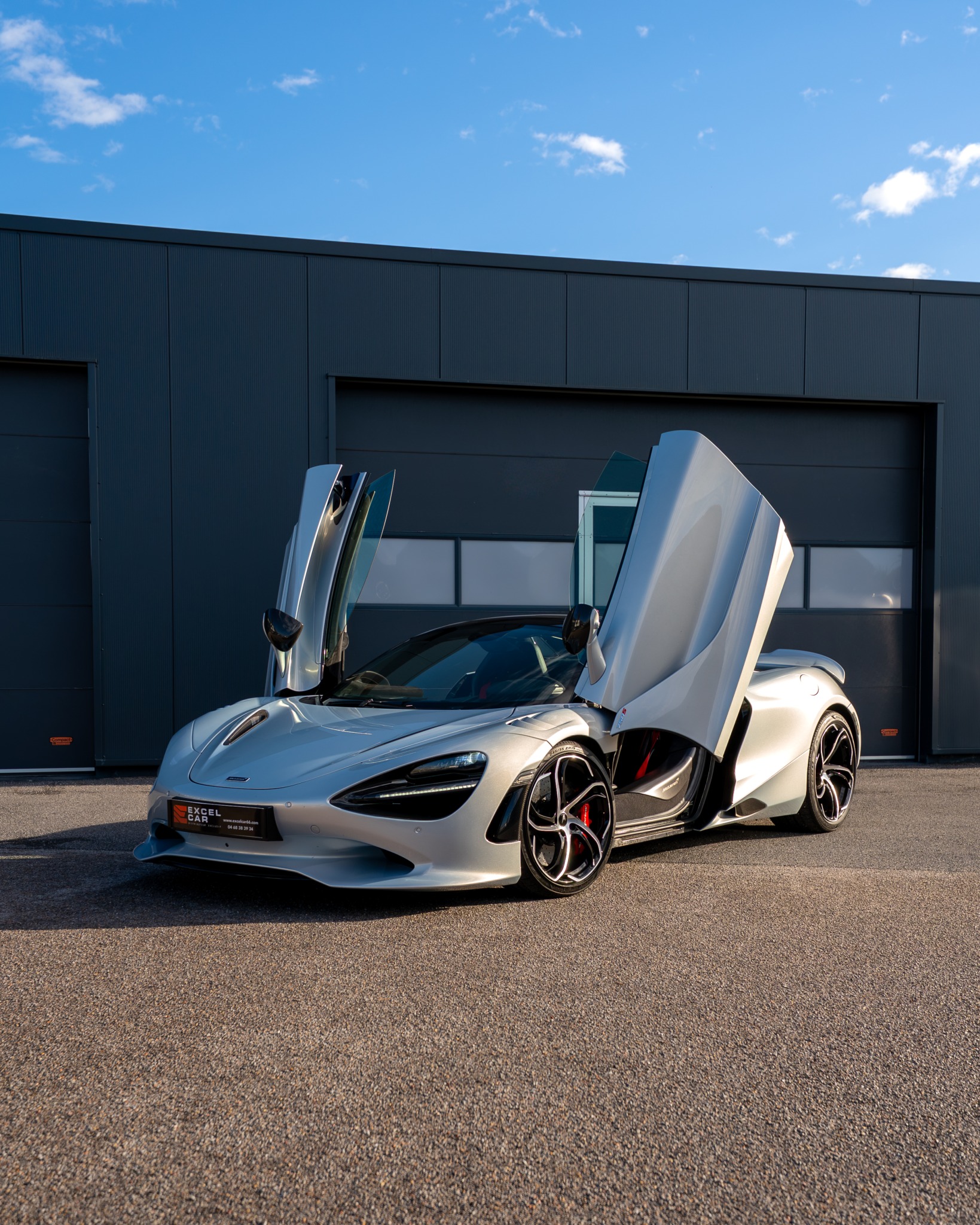 McLaren 750S Spider d'exception chez Excel Car — supercars et voitures de collection à Rivesaltes, près de Perpignan (66), France