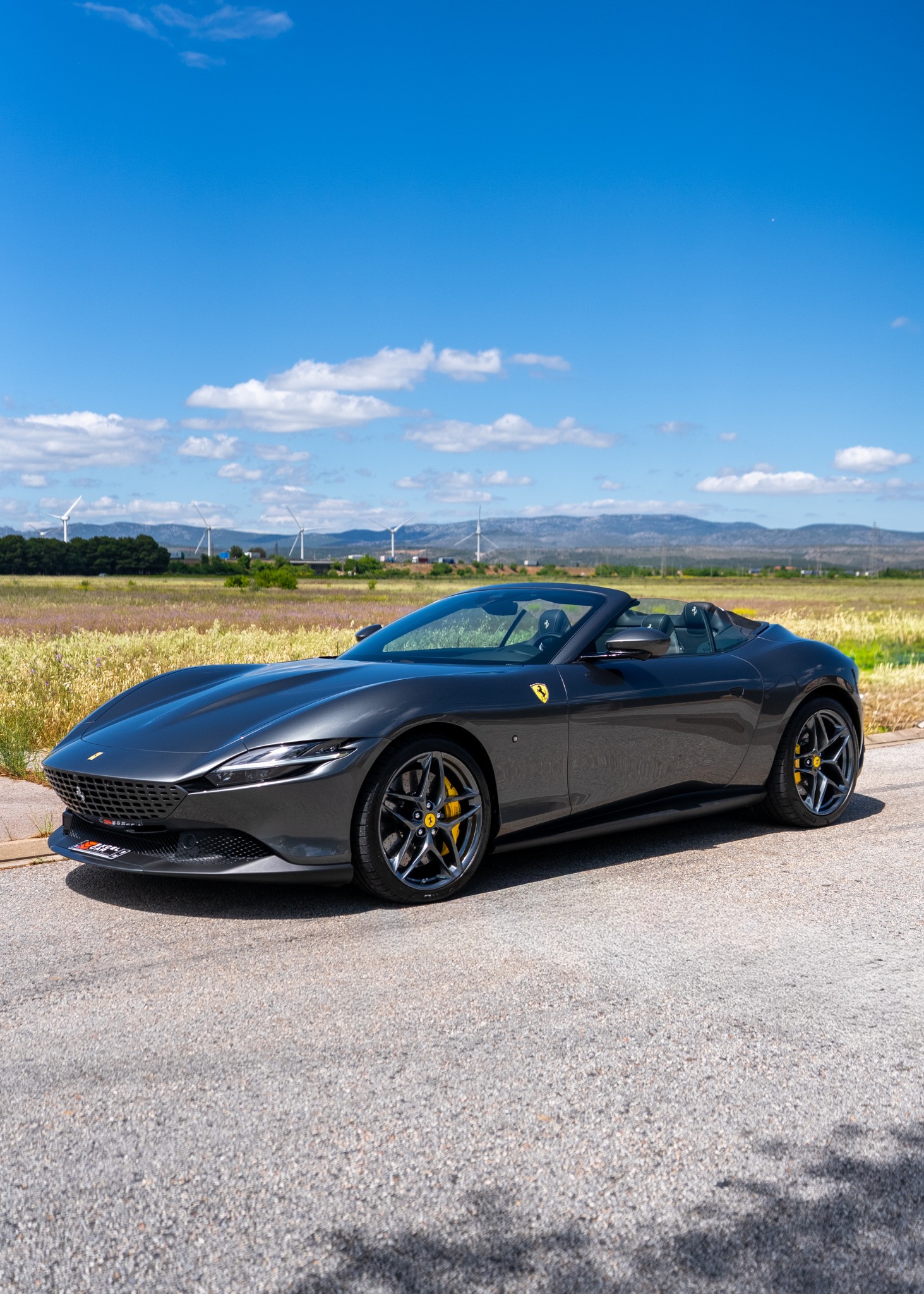 Ferrari Roma Spider d'exception chez Excel Car — supercars et voitures de collection à Rivesaltes, près de Perpignan (66), France