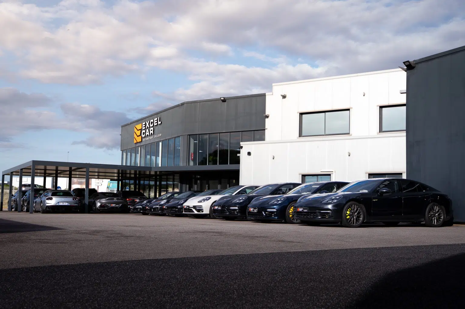 Véhicules en stock au showroom Excel Car