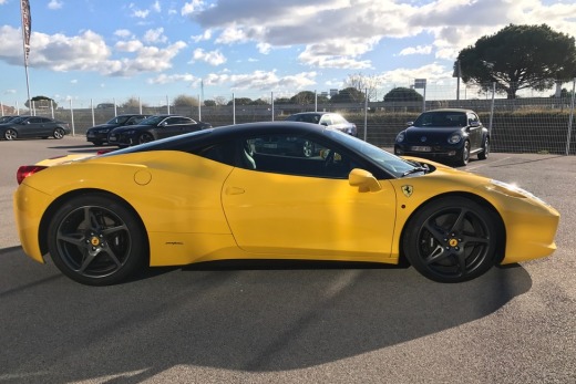 FERRARI 458 ITALIA