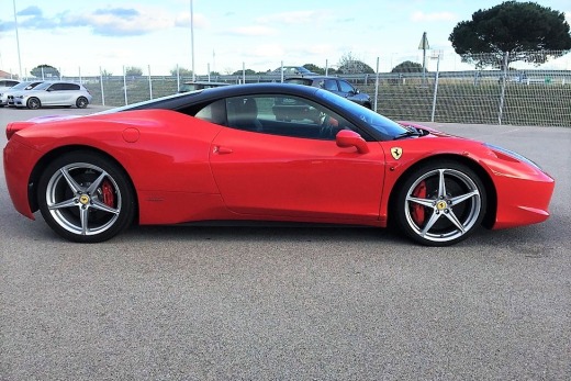 FERRARI 458 ITALIA