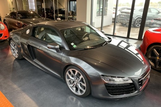 AUDI R8 COUPE 5.2L V10 525 S-TRONIC