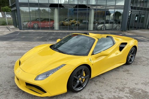 FERRARI 488 SPIDER
