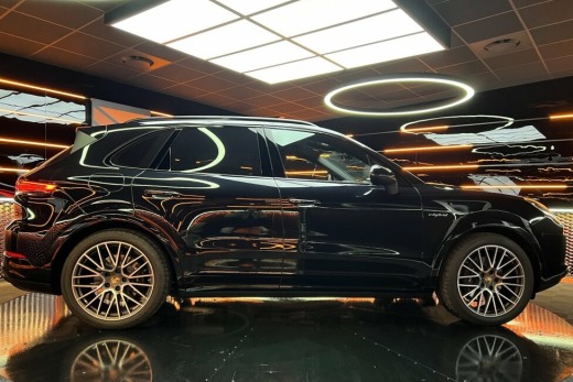 PORSCHE CAYENNE HYBRIDE 462CH