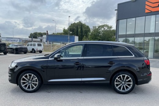 AUDI Q7 3.0L TDI 272 AVUS QUATTRO 7 PL