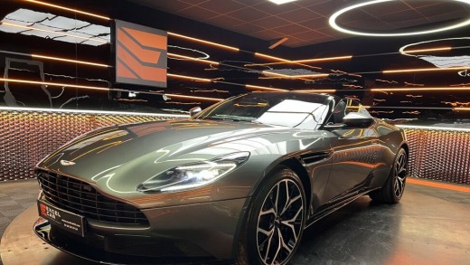 ASTON MARTIN DB11 VOLANTE