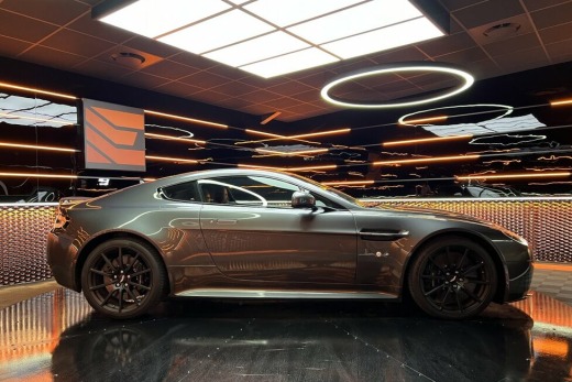 ASTON MARTIN V12 VANTAGE S 572 SPORTSHIFT
