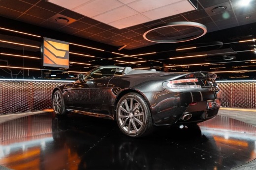 ASTON MARTIN V8 VANTAGE ROADSTER 4.7 V8 426CH