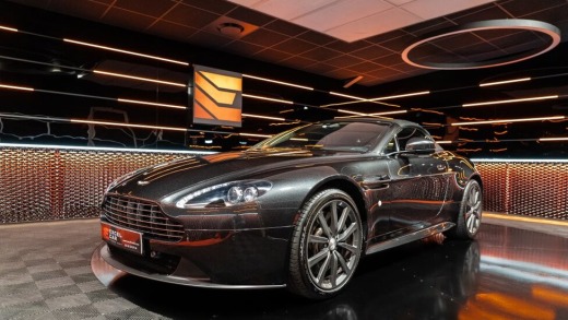 ASTON MARTIN V8 VANTAGE ROADSTER 4.7 V8 426CH