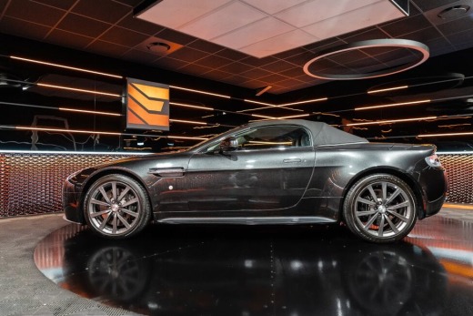 ASTON MARTIN V8 VANTAGE ROADSTER 4.7 V8 426CH