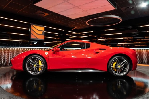 FERRARI 488 SPIDER 3.9 V8 670