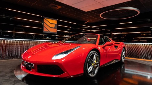 FERRARI 488 SPIDER 3.9 V8 670