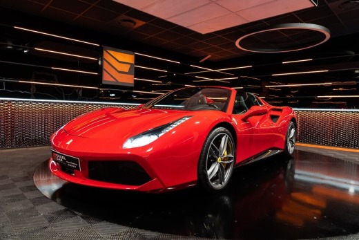 FERRARI 488 SPIDER 3.9 V8 670
