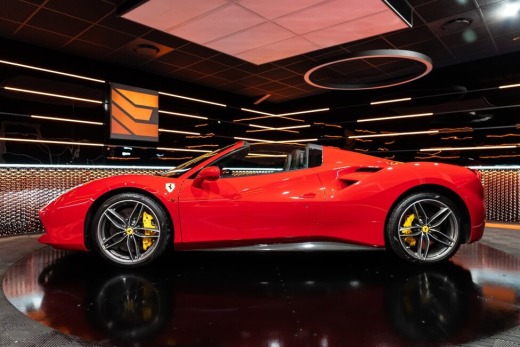 FERRARI 488 SPIDER 3.9 V8 670