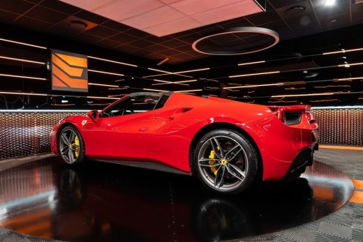 FERRARI 488 SPIDER 3.9 V8 670