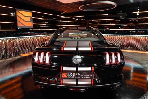 FORD MUSTANG VI FASTBACK 5.0L V8 GT BV6 421CH