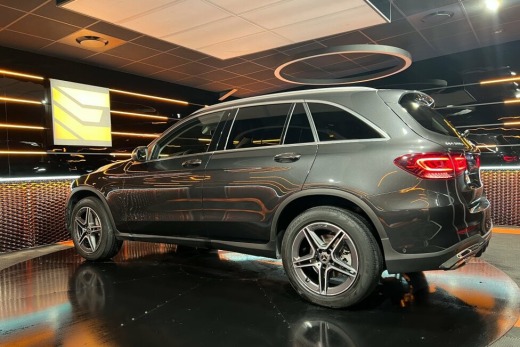 MERCEDES GLC 300 E AMG LINE