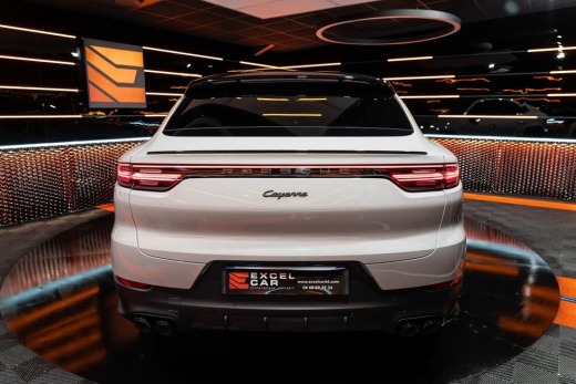 PORSCHE CAYENNE COUPE HYBRIDE 462 PACK SPORT DE CONCEPTION ALLÉGÉE