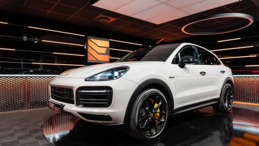 PORSCHE CAYENNE COUPE HYBRIDE 462 PACK SPORT DE CONCEPTION ALLÉGÉE