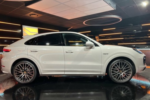 PORSCHE CAYENNE COUPÉ E-HYBRID 462