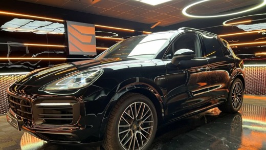 PORSCHE CAYENNE HYBRIDE 462CH
