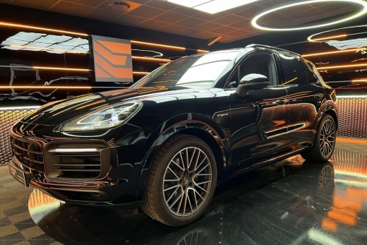 PORSCHE CAYENNE HYBRIDE 462CH