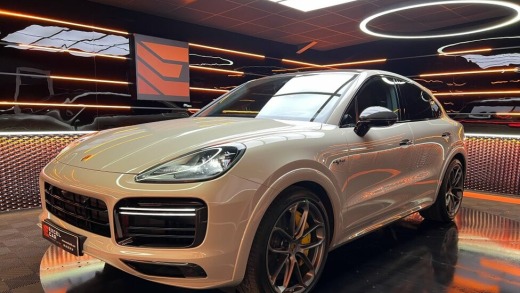 PORSCHE CAYENNE COUPE 680 TURBO S E-HYBRID PACK SPORT DE CONCEPTION ALLÉGÉE