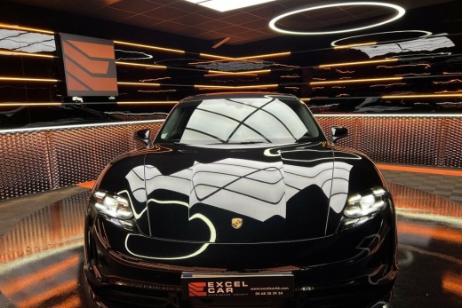 PORSCHE TAYCAN TURBO