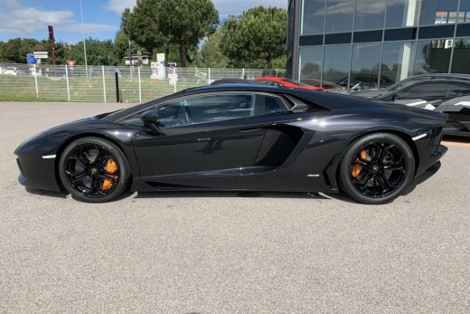 LAMBORGHINI AVENTADOR COUPE 6.5L V12 LP700-4 E-GEAR