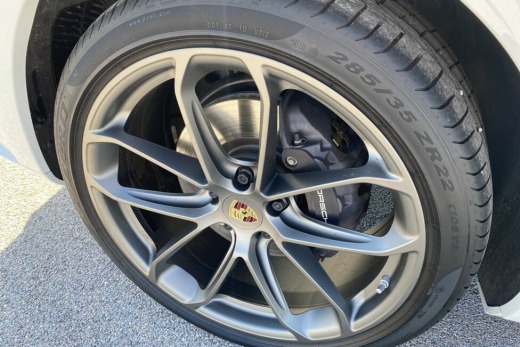 PORSCHE CAYENNE COUPE HYBRIDE 462 PACK SPORT DE CONCEPTION ALLÉGÉE