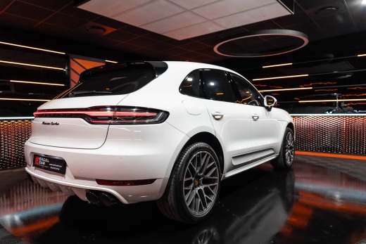 PORSCHE MACAN TURBO 440 PDK