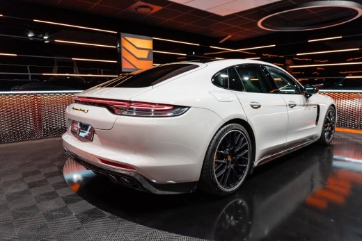 PORSCHE PANAMERA EXECUTIVE 4.0 V8 TURBO S HYBRIDE 700 PDK8
