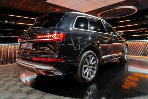 AUDI Q7 55 TFSI E 380CH S-LINE QUATTRO TIPTRONIC 8