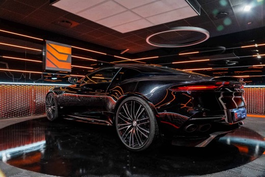 ASTON MARTIN DBS COUPE SUPERLEGGERA 725 TOUCHTRONIC3