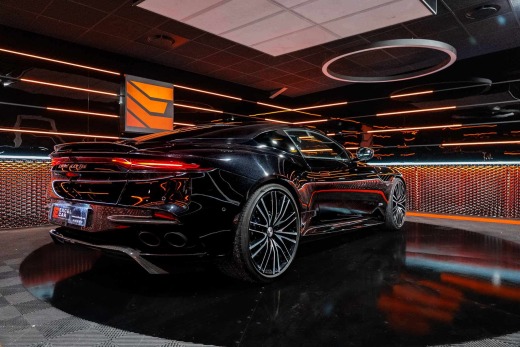 ASTON MARTIN DBS COUPE SUPERLEGGERA 725 TOUCHTRONIC3