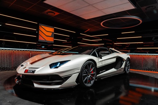 LAMBORGHINI AVENTADOR SVJ ROADSTER 6.5 V12 770 CH