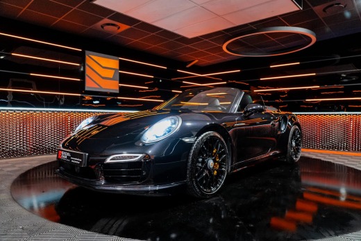 PORSCHE 991 CABRIOLET TURBO S 560 PDK