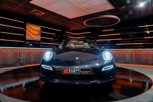 PORSCHE 991 CABRIOLET TURBO S 560 PDK