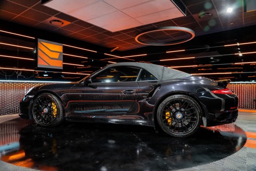 PORSCHE 991 CABRIOLET TURBO S 560 PDK