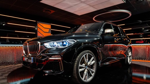 BMW X5 M50D 400