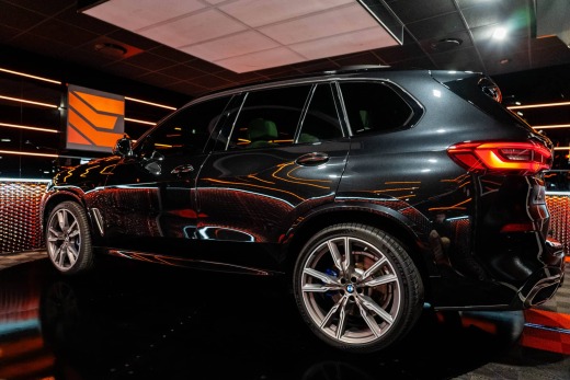 BMW X5 M50D 400