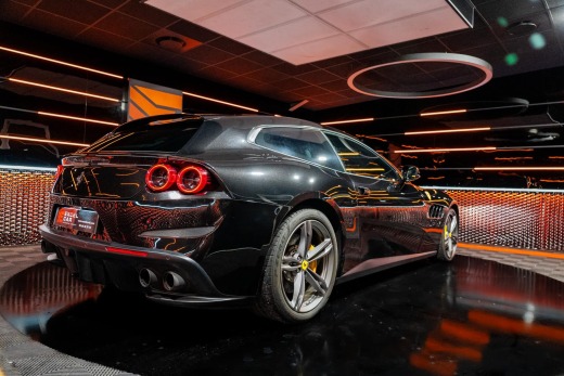 FERRARI GTC4 LUSSO V12 6.3 690CH