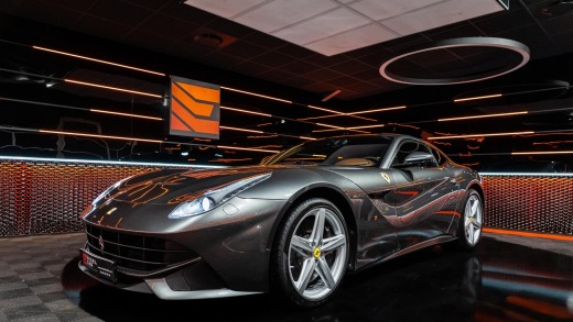 FERRARI F12 BERLINETTA V12 740 DCT