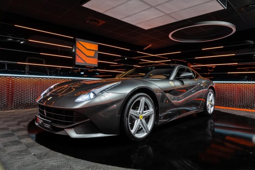 FERRARI F12 BERLINETTA V12 740 DCT