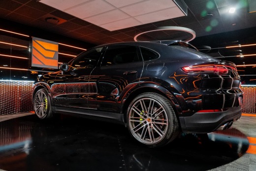 PORSCHE CAYENNE COUPE HYBRIDE 462