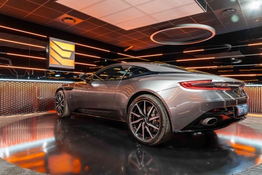 ASTON MARTIN DB11 V12 LAUNCH EDITION 610CH